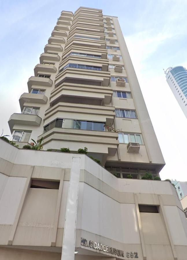 Apto Av Brasil Quadra mar Balneário Camboriú Esterno foto